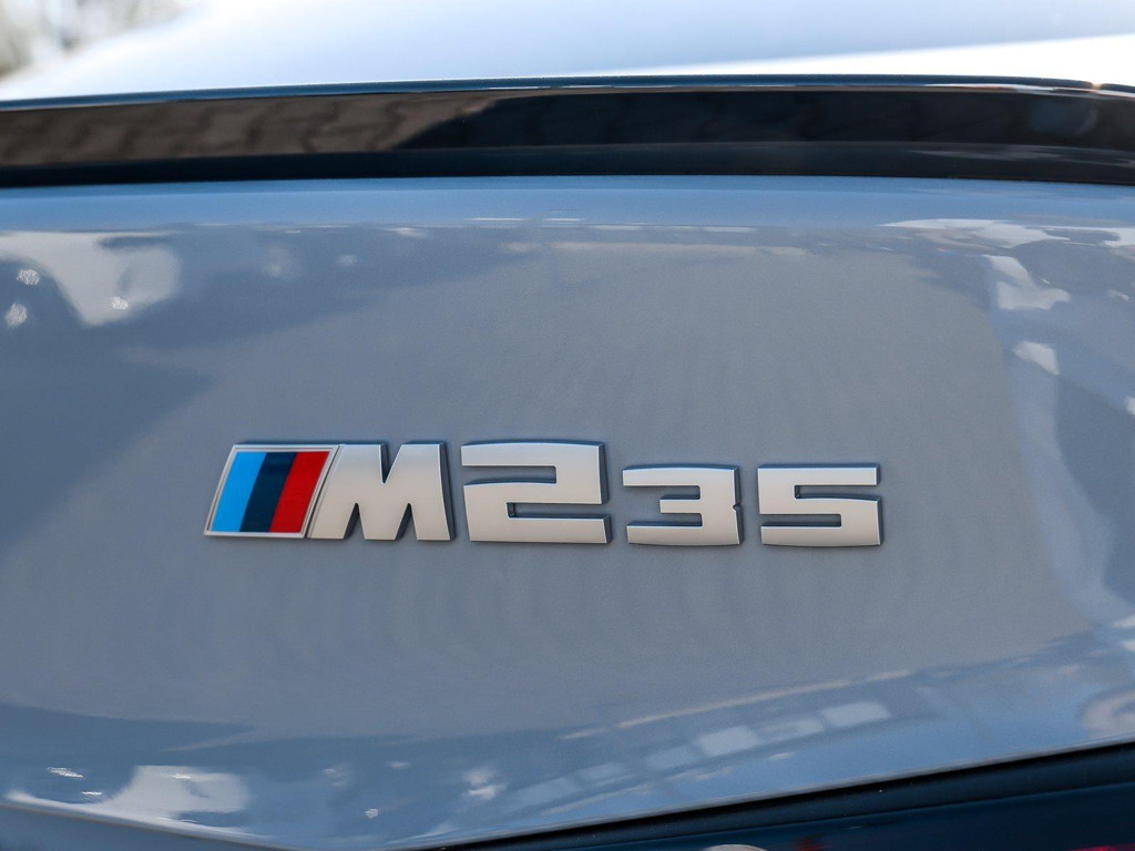 BMW M235