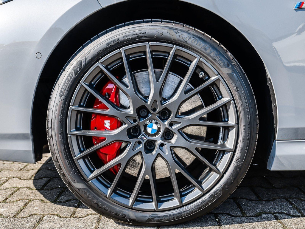 BMW M235