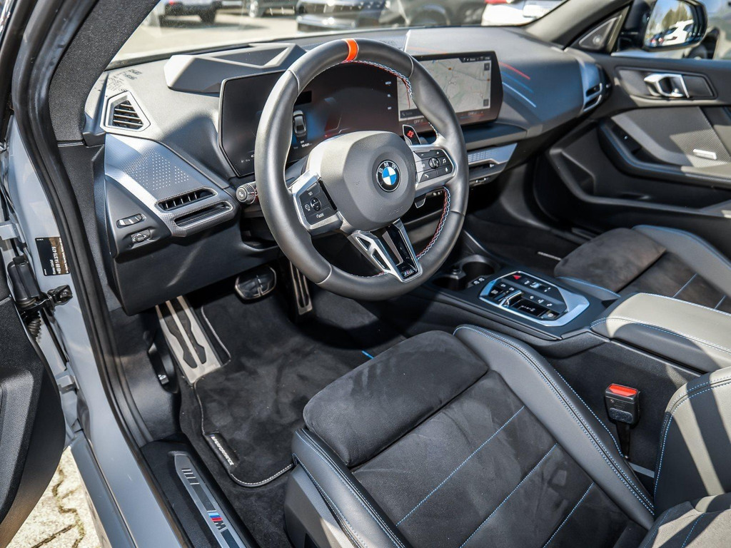 BMW M235