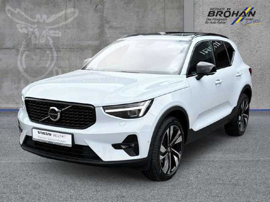Volvo XC40 Plus Dark
