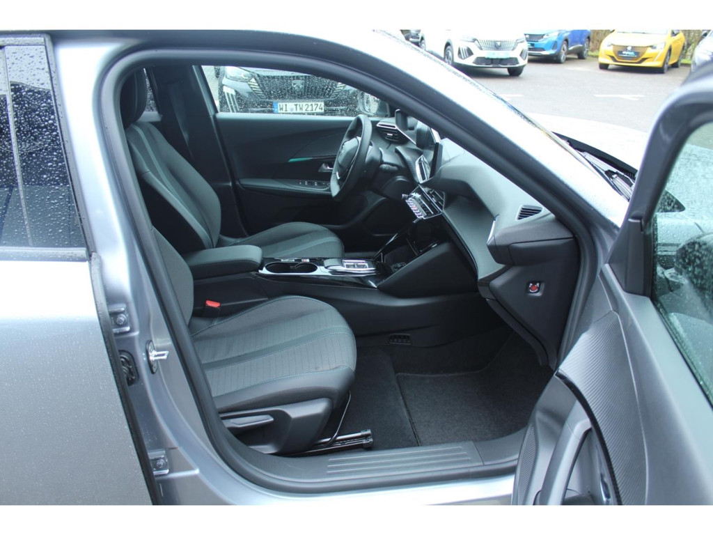Peugeot e-2008