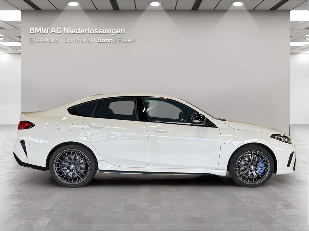 BMW M235