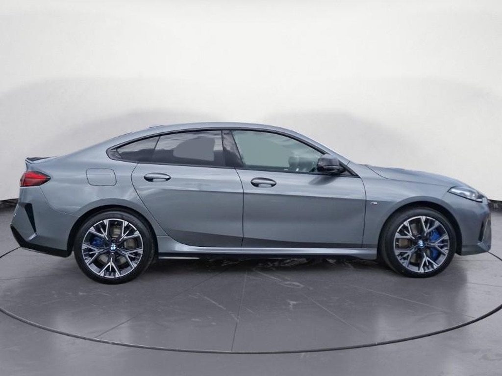 BMW M235