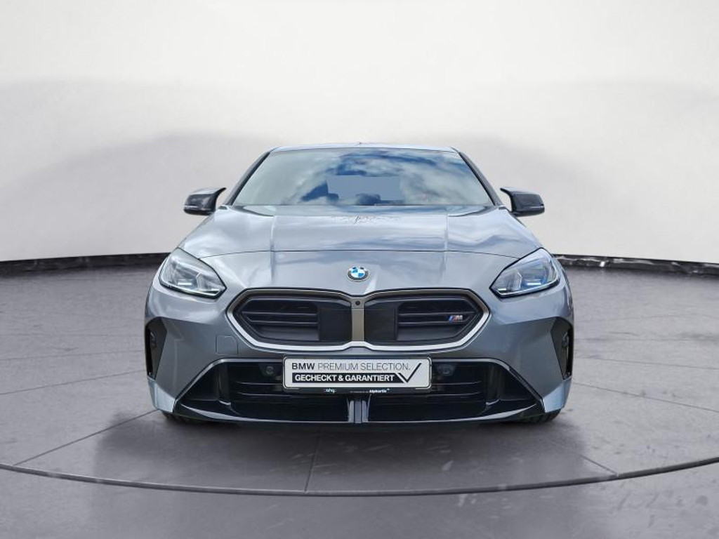 BMW M235