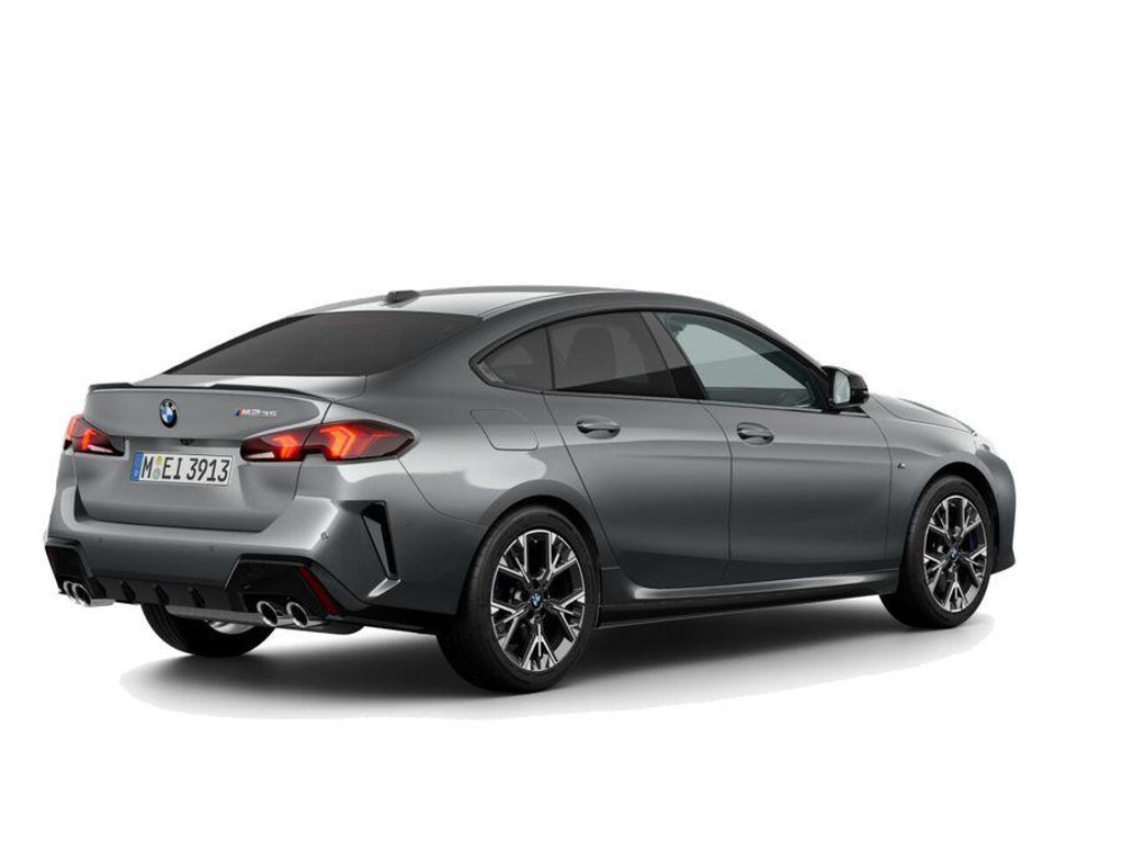 BMW M235