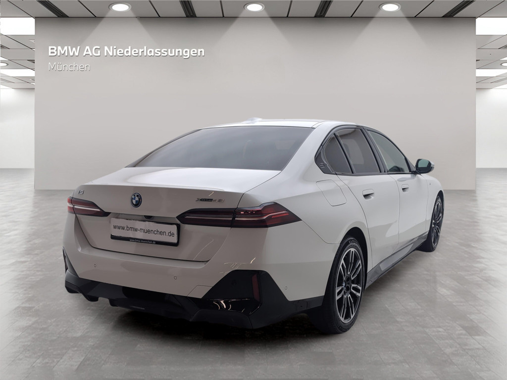 BMW i5