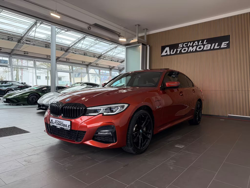 BMW 3 Serie 330 M-Sport xDrive Sedan 330e
