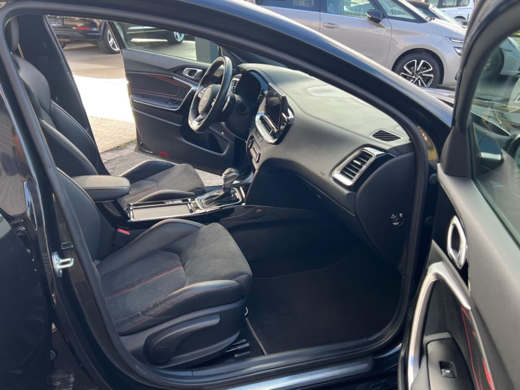 Kia ProCeed