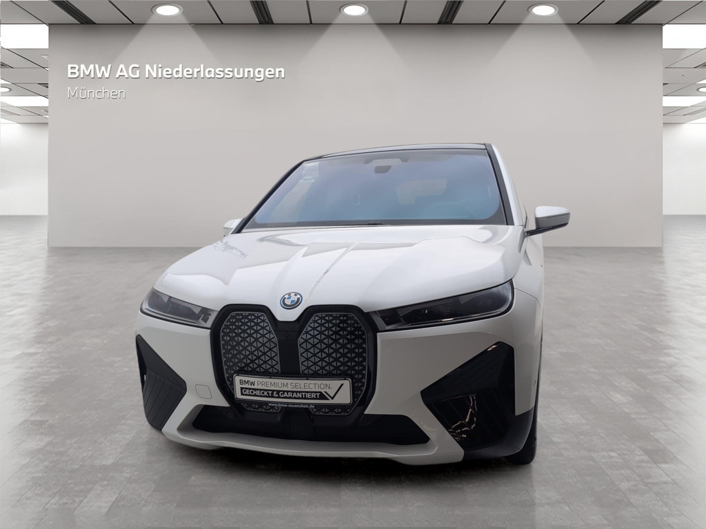 BMW iX