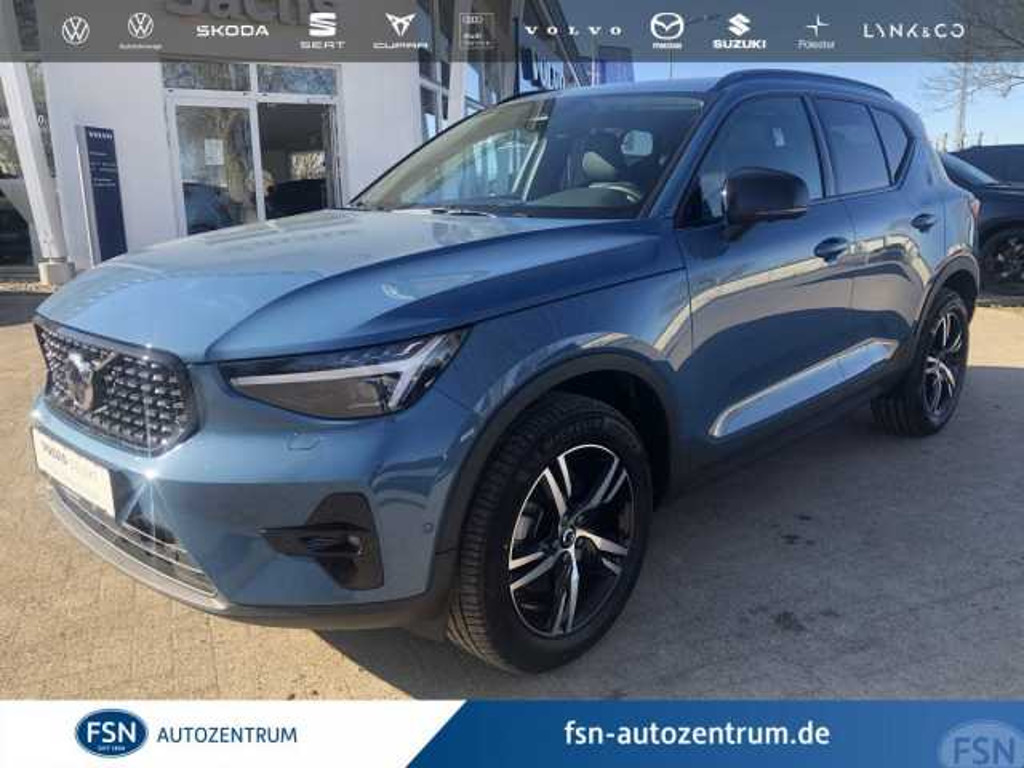 Volvo XC40 Plus Dark