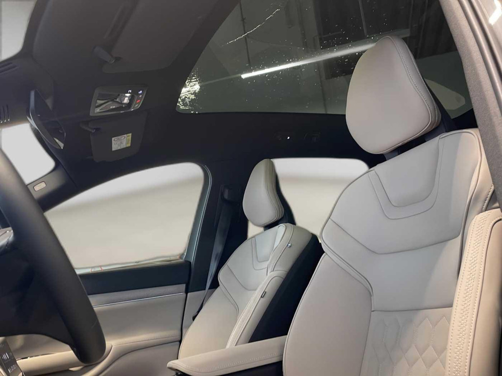 Volvo EX90