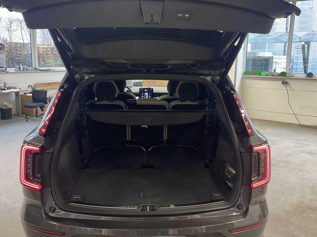 Volvo EX90
