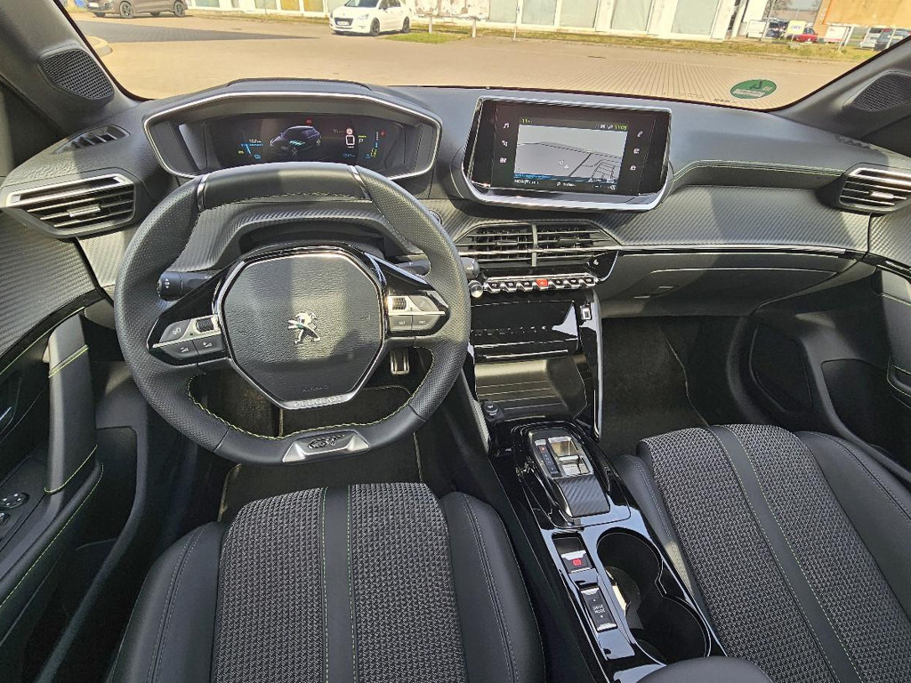 Peugeot e-208