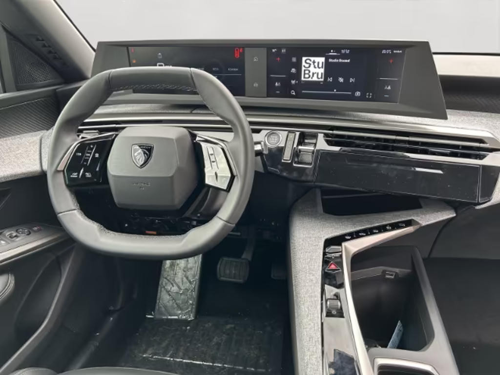 Peugeot E-5008