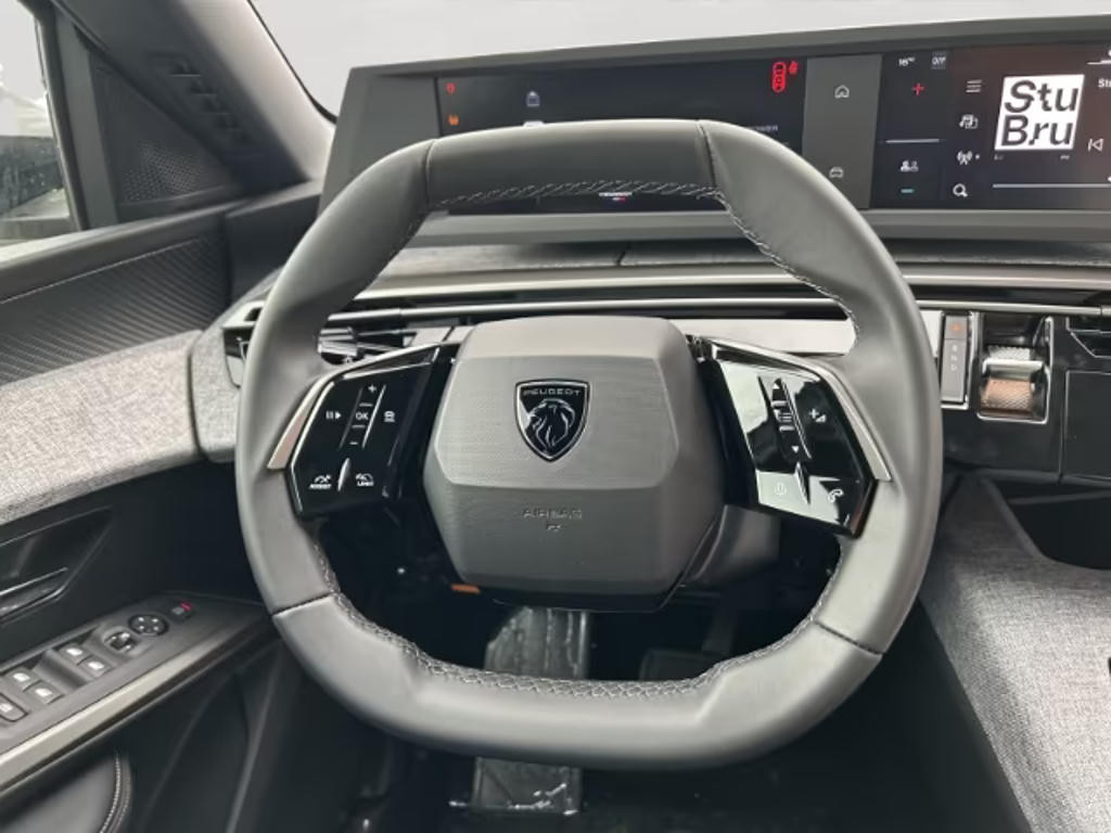 Peugeot E-5008