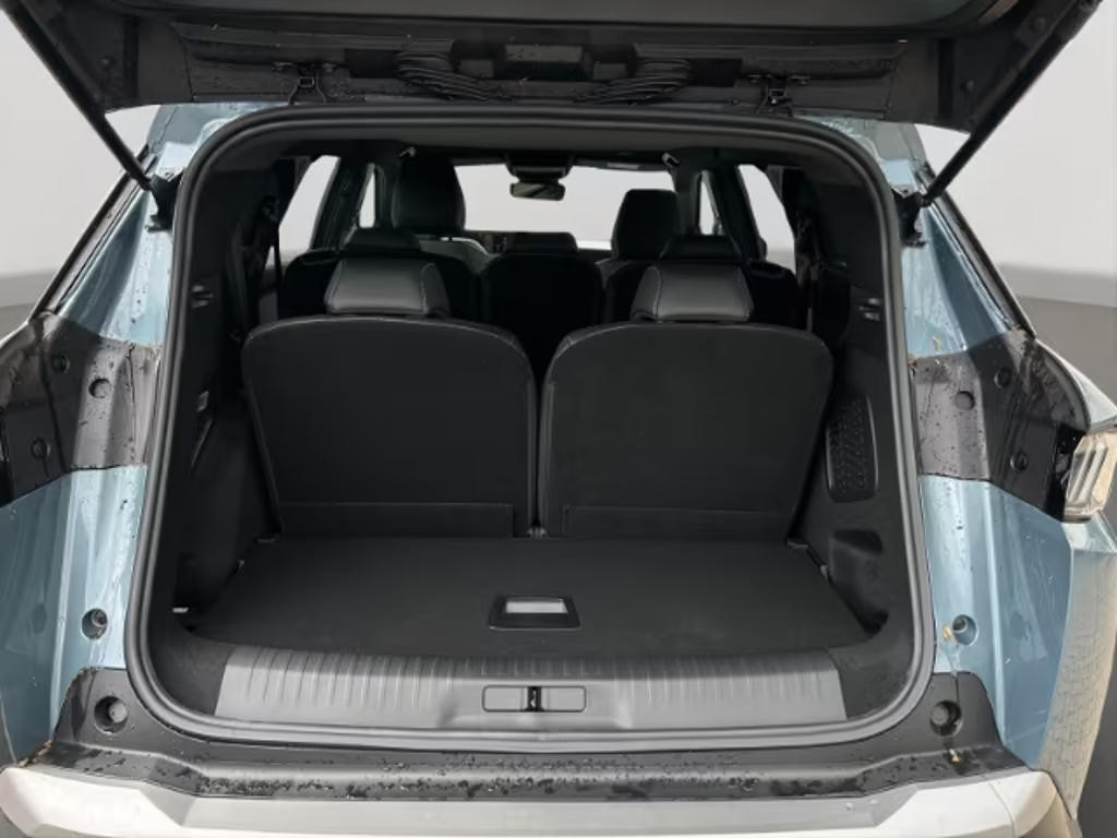 Peugeot E-5008