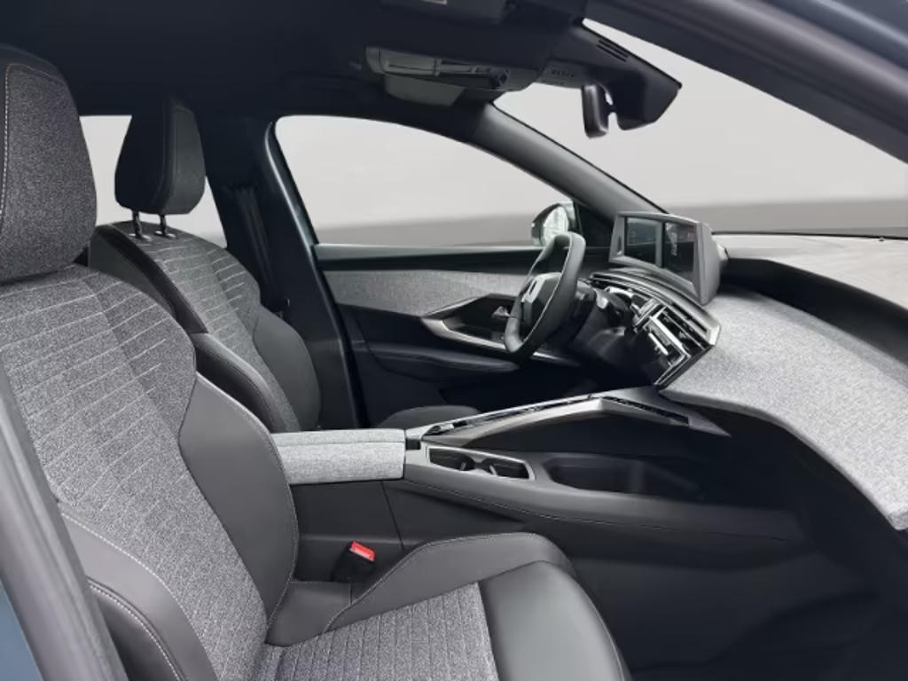 Peugeot E-5008