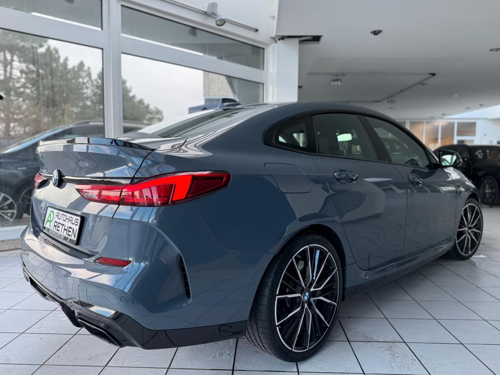 BMW M235