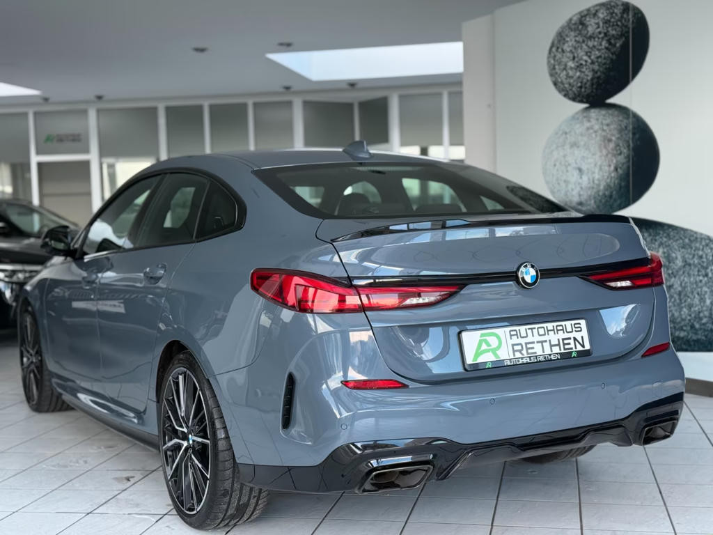 BMW M235