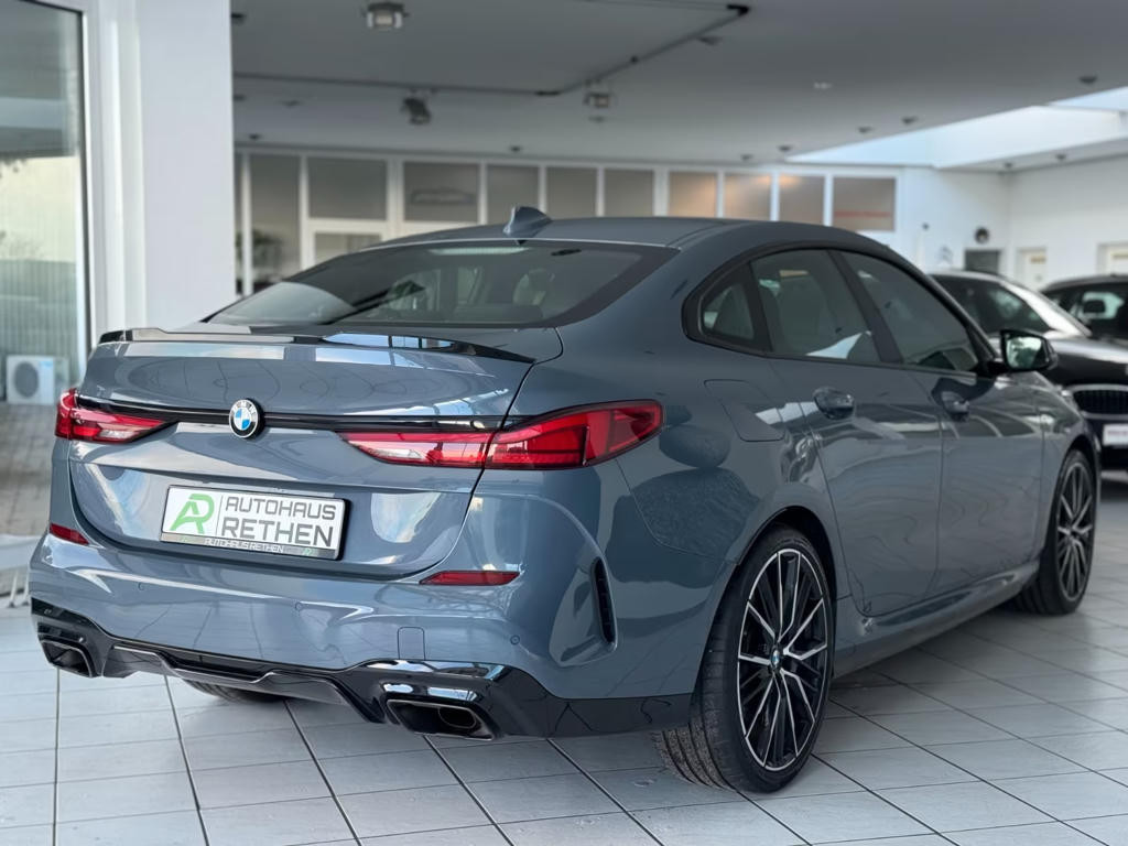 BMW M235