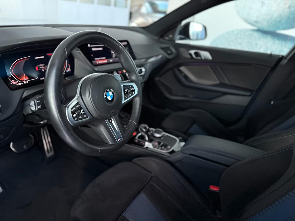 BMW M235