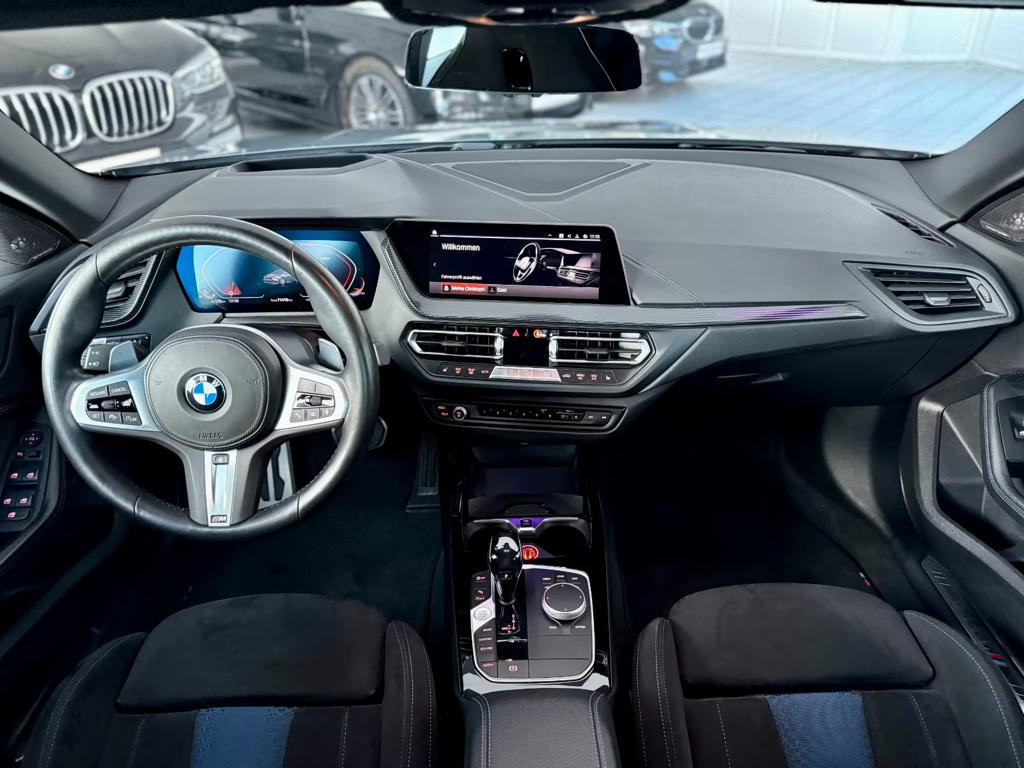 BMW M235