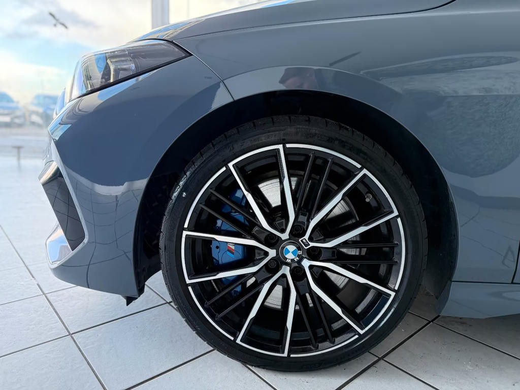 BMW M235