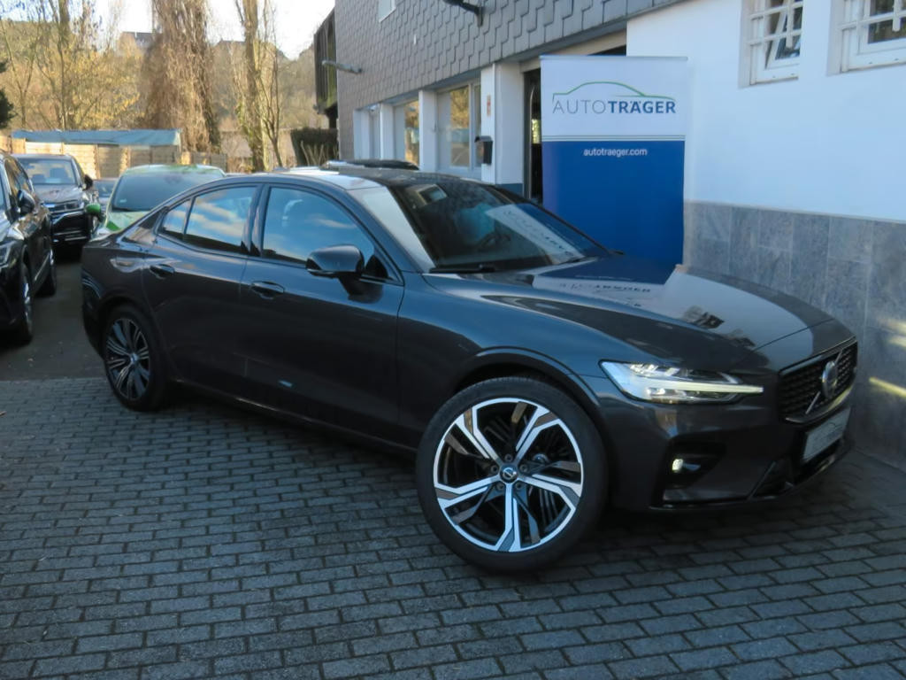 Volvo S60 AWD Ultimate Dark