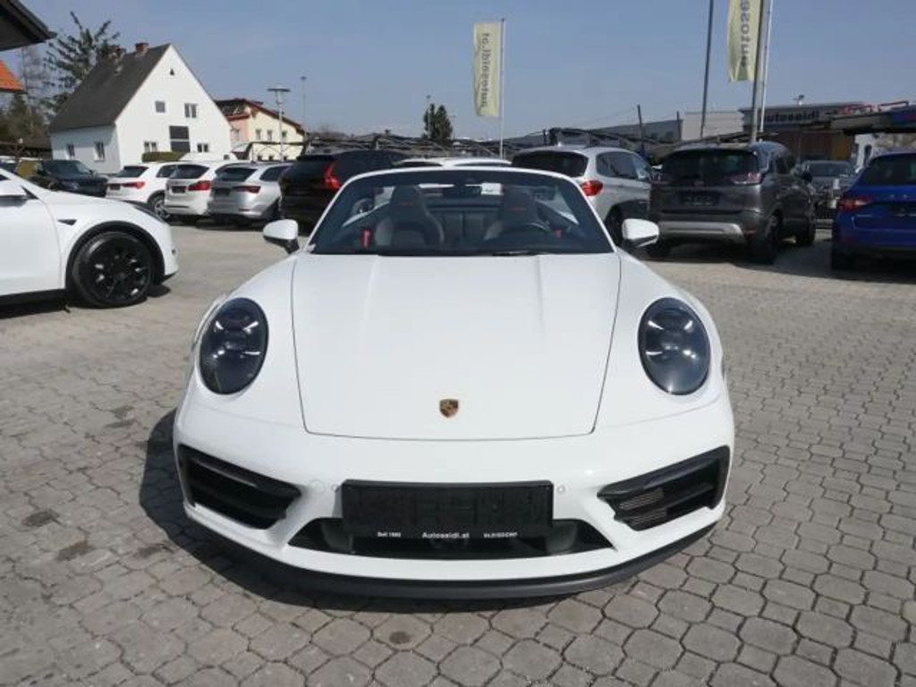 Porsche 911 GTS Carrera Cabriolet