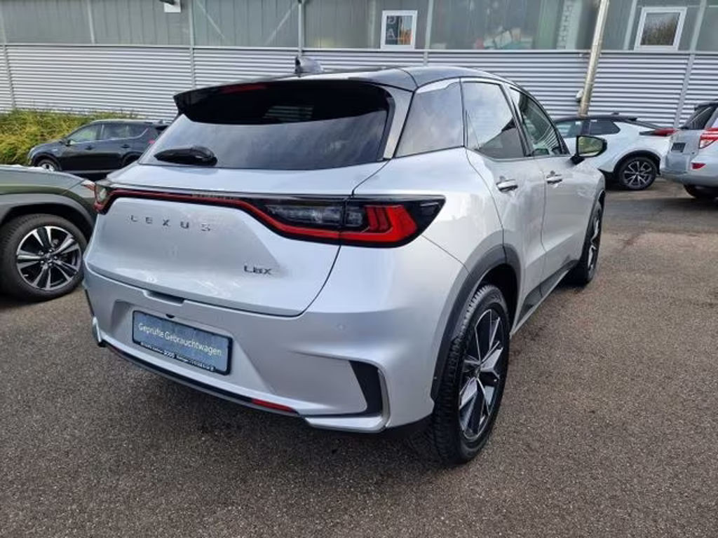 Lexus LBX