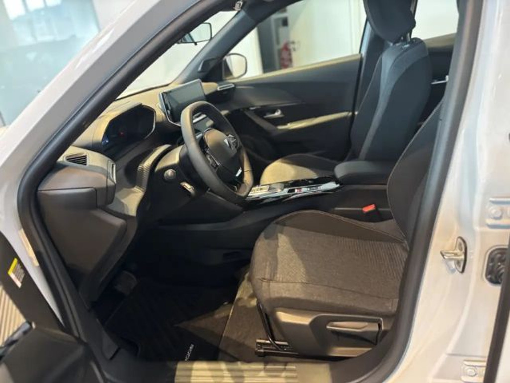 Peugeot e-2008