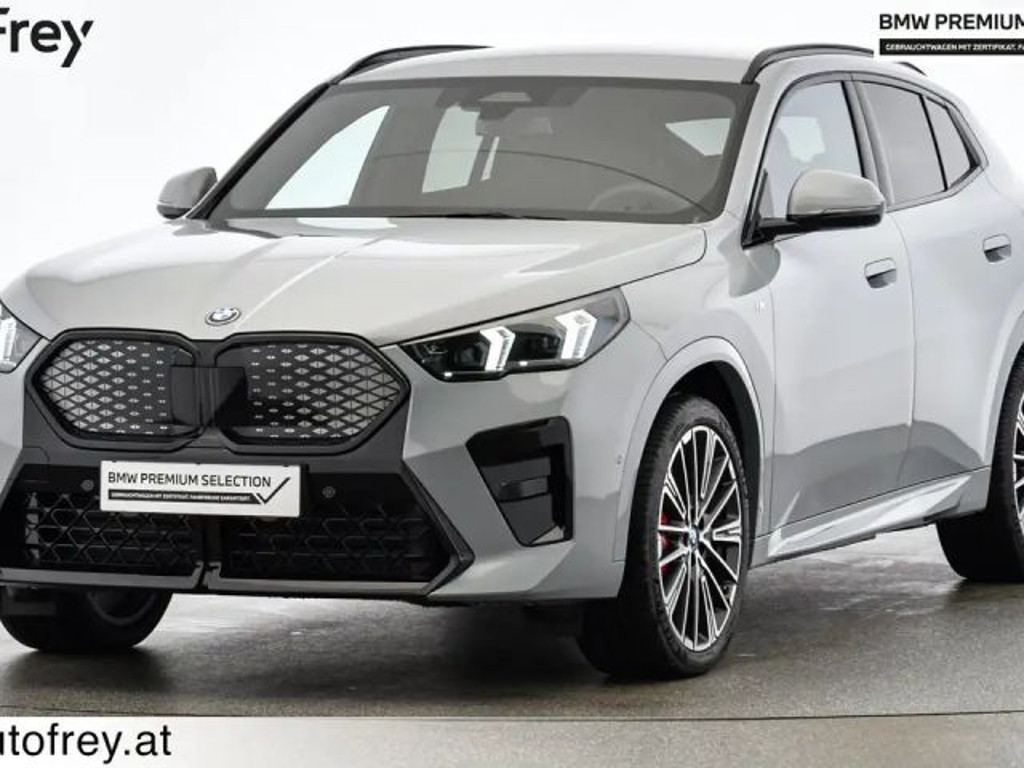 BMW iX2 xDrive30