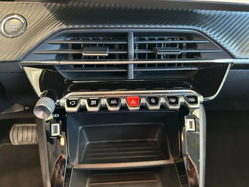 Peugeot e-208