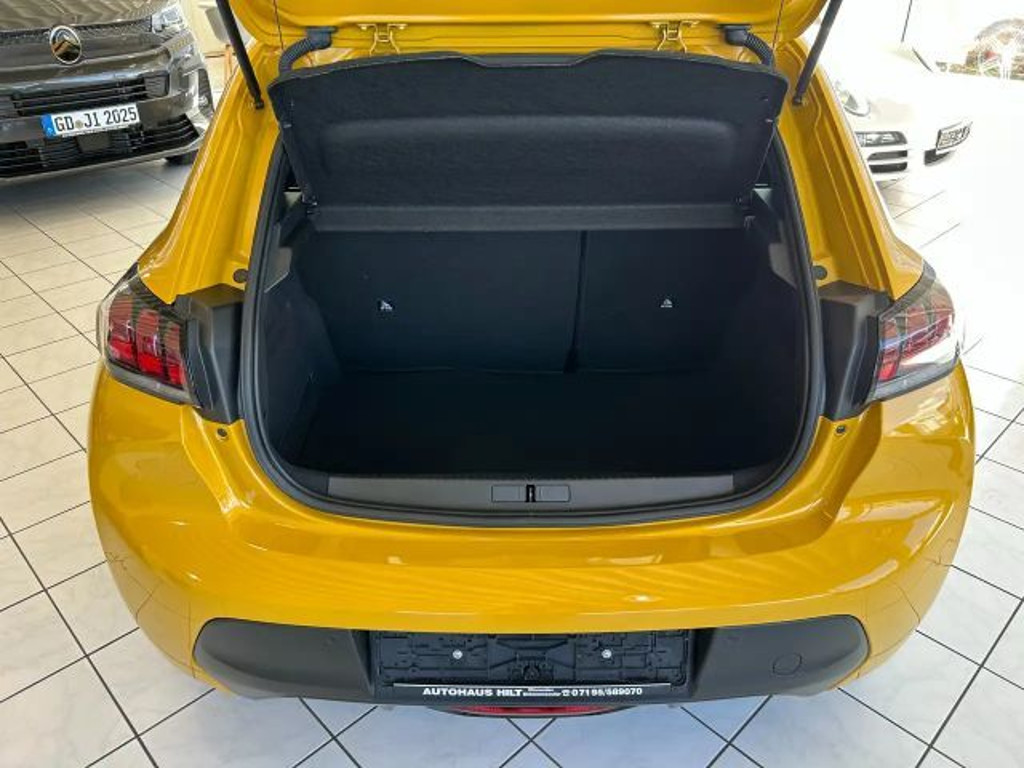 Peugeot e-208