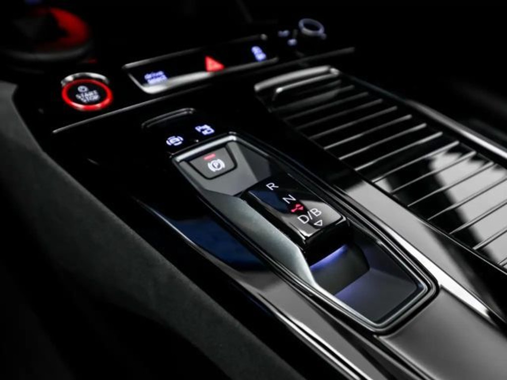 Audi S6 e-tron