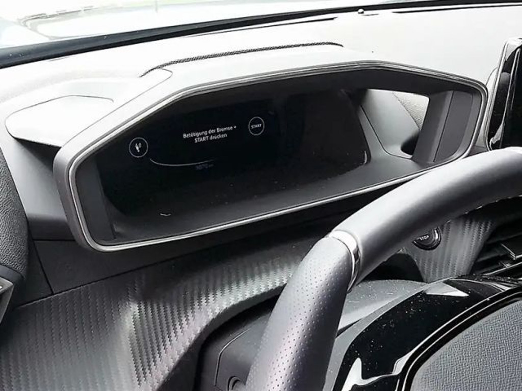 Peugeot e-2008