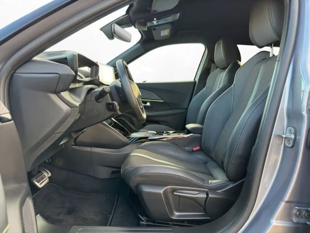 Peugeot e-2008