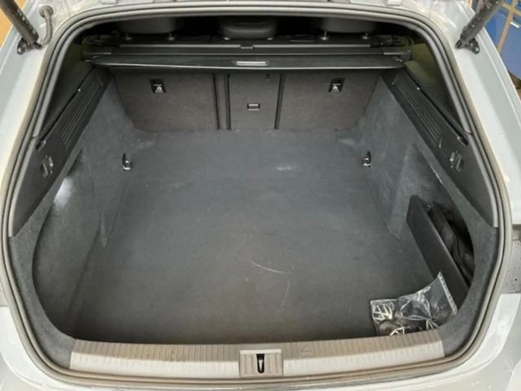 Volkswagen Arteon R Nav/DiscPro/DCC/ACC/LHZ/