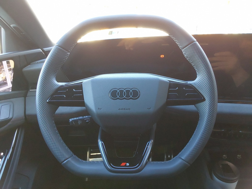Audi S6 e-tron