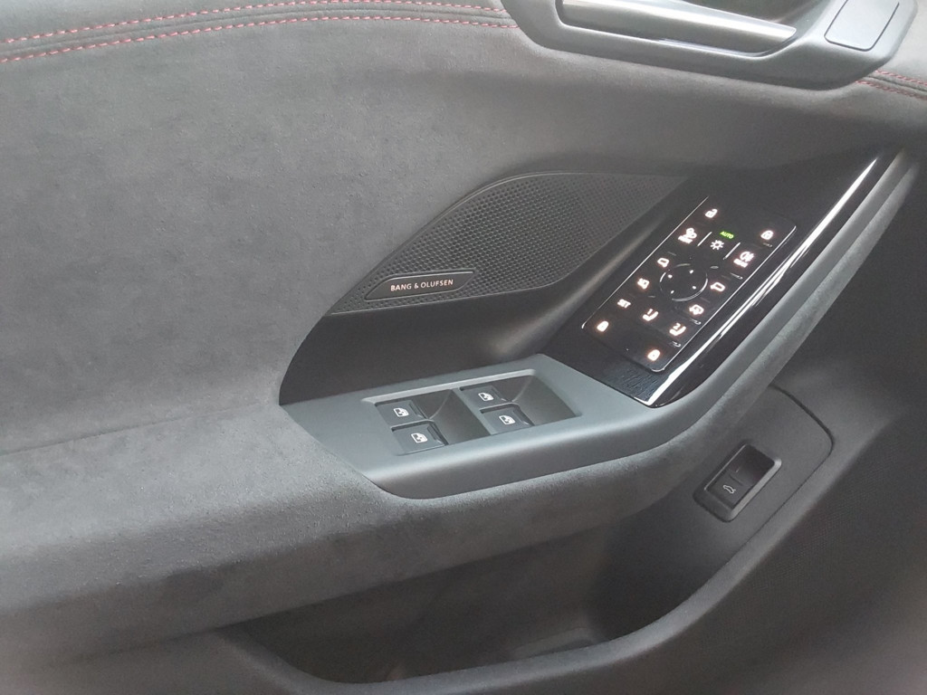 Audi S6 e-tron