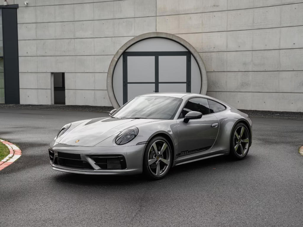 Porsche 911 Turbo 992 Carrera