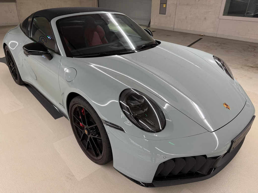 Porsche 911 GTS 4 992 Cabriolet Targa