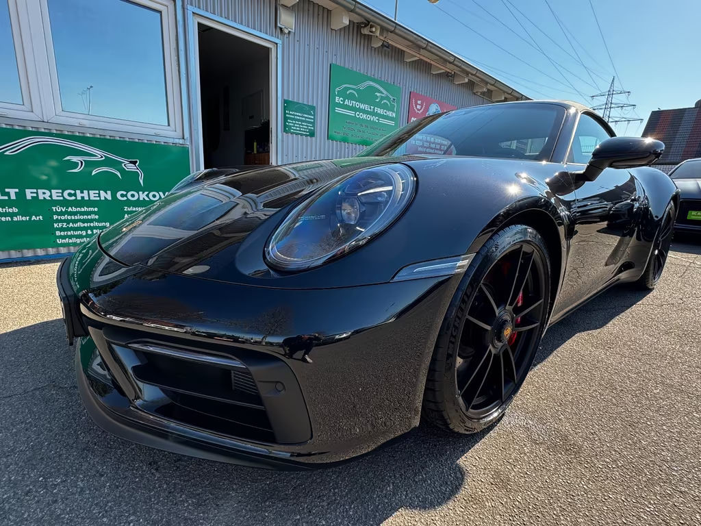 Porsche 911 GTS Carrera Cabriolet