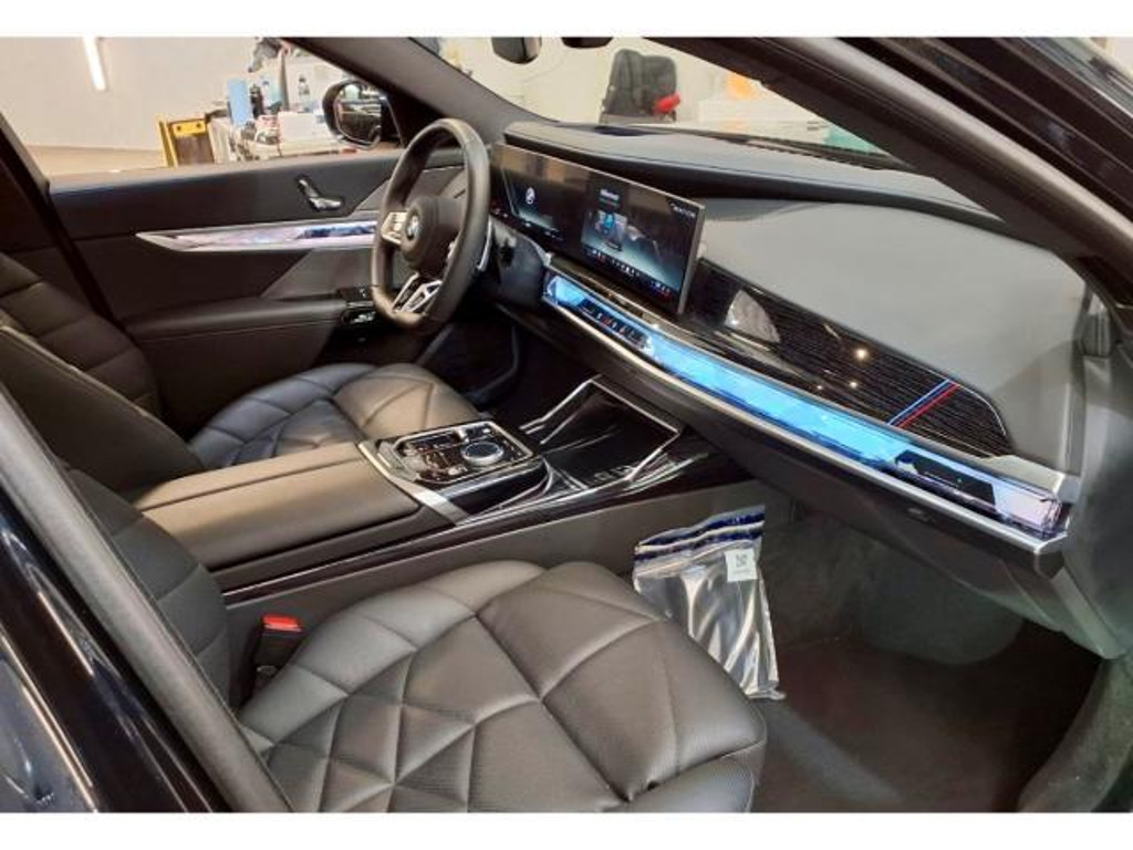 BMW 7 Serie 740 M-Sport xDrive Sedan 740d