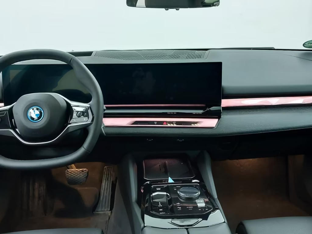 BMW i5