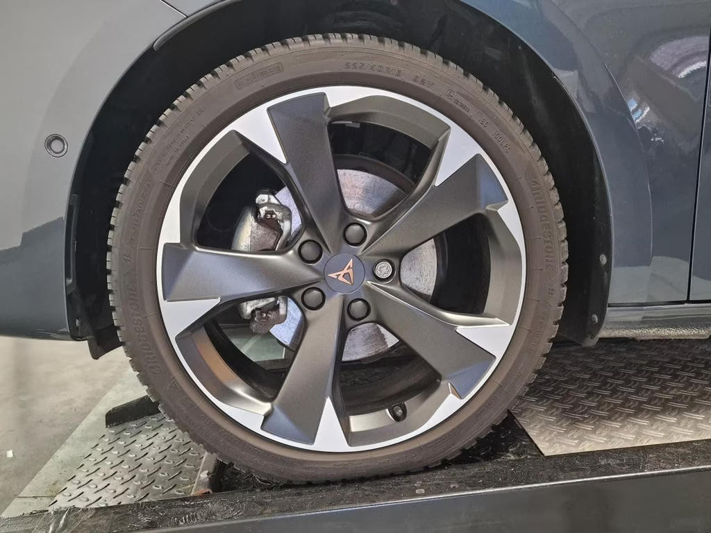 Cupra Leon 1.5 eTSI Navi/ GJR/ Kessy/ Kamera/ Matri...