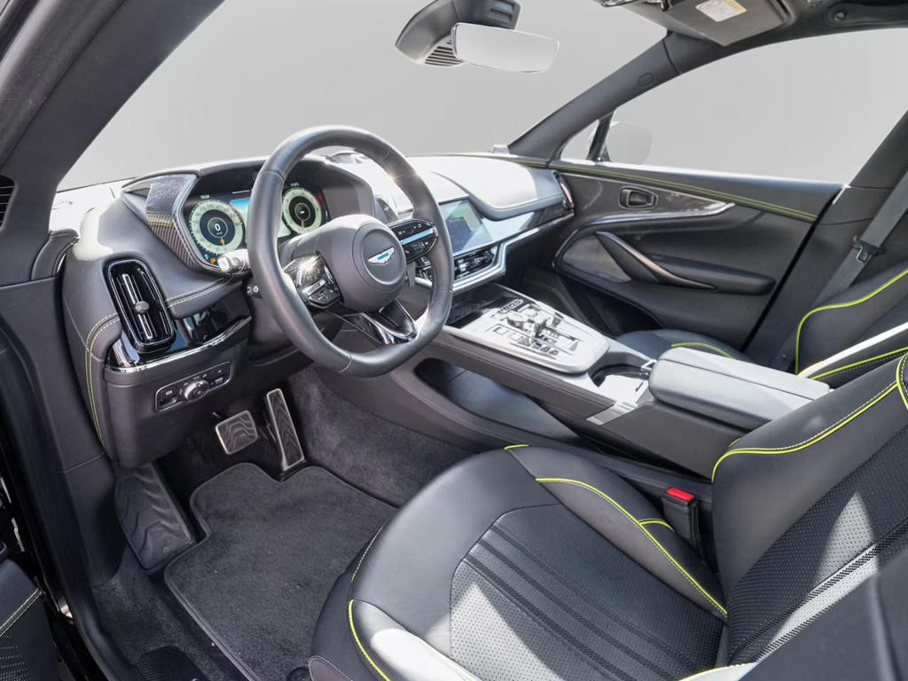 Aston Martin DBX
