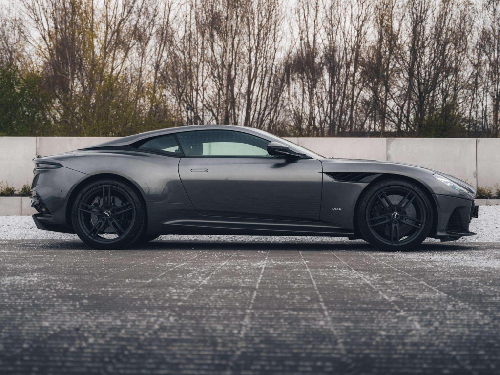 Aston Martin DBS