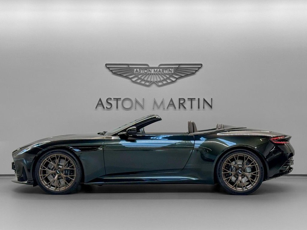 Aston Martin DB12