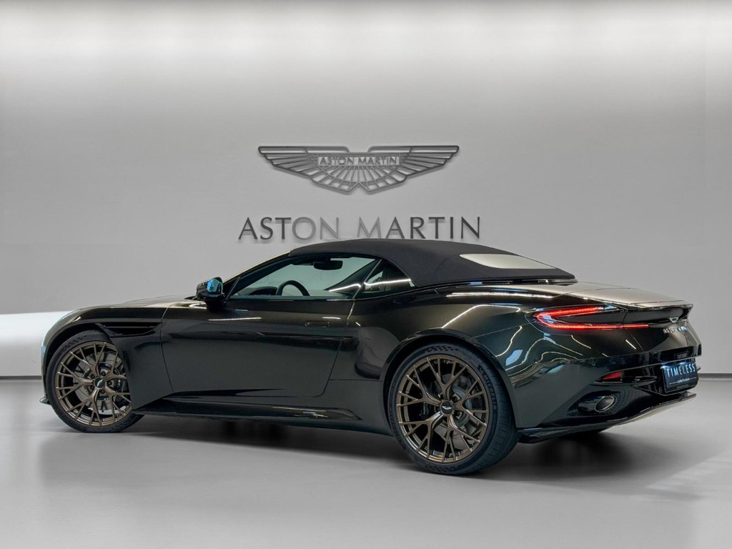 Aston Martin DB12